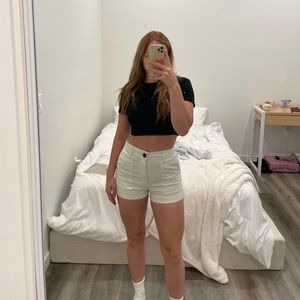 Cute white shorts🤍